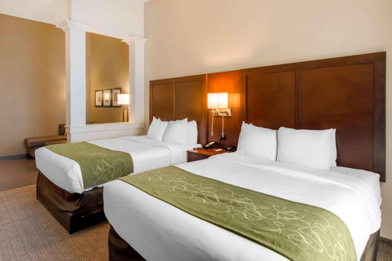Queen Suite Two Queen Beds Non-Smoking