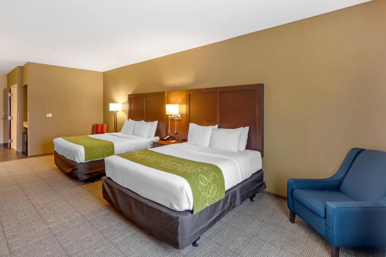 Queen Suite Two Queen Beds Non-Smoking