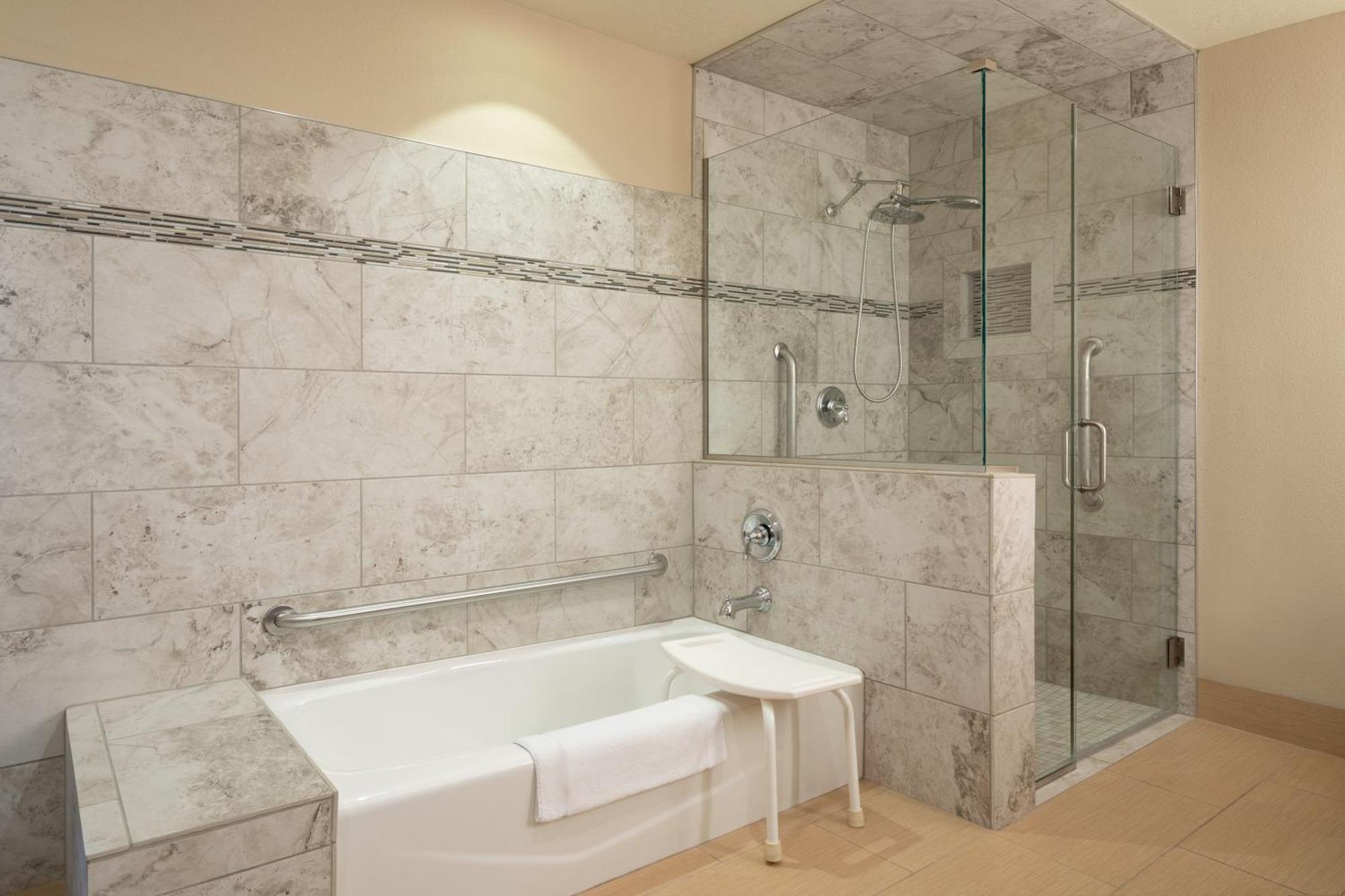 One-Bedroom King Suite - Mobility Access/Non-Smoking