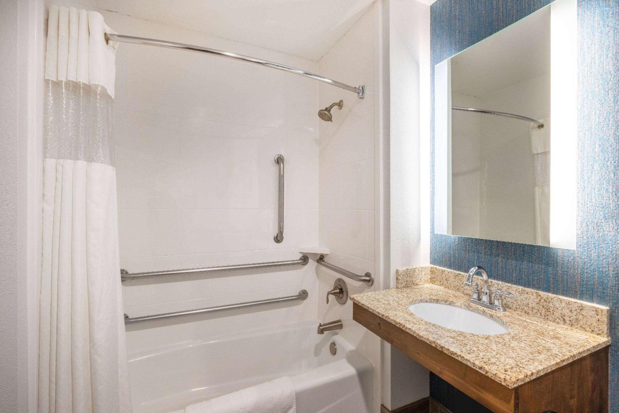 2 Queens, Mobility Accessible Room, Non-Smoking