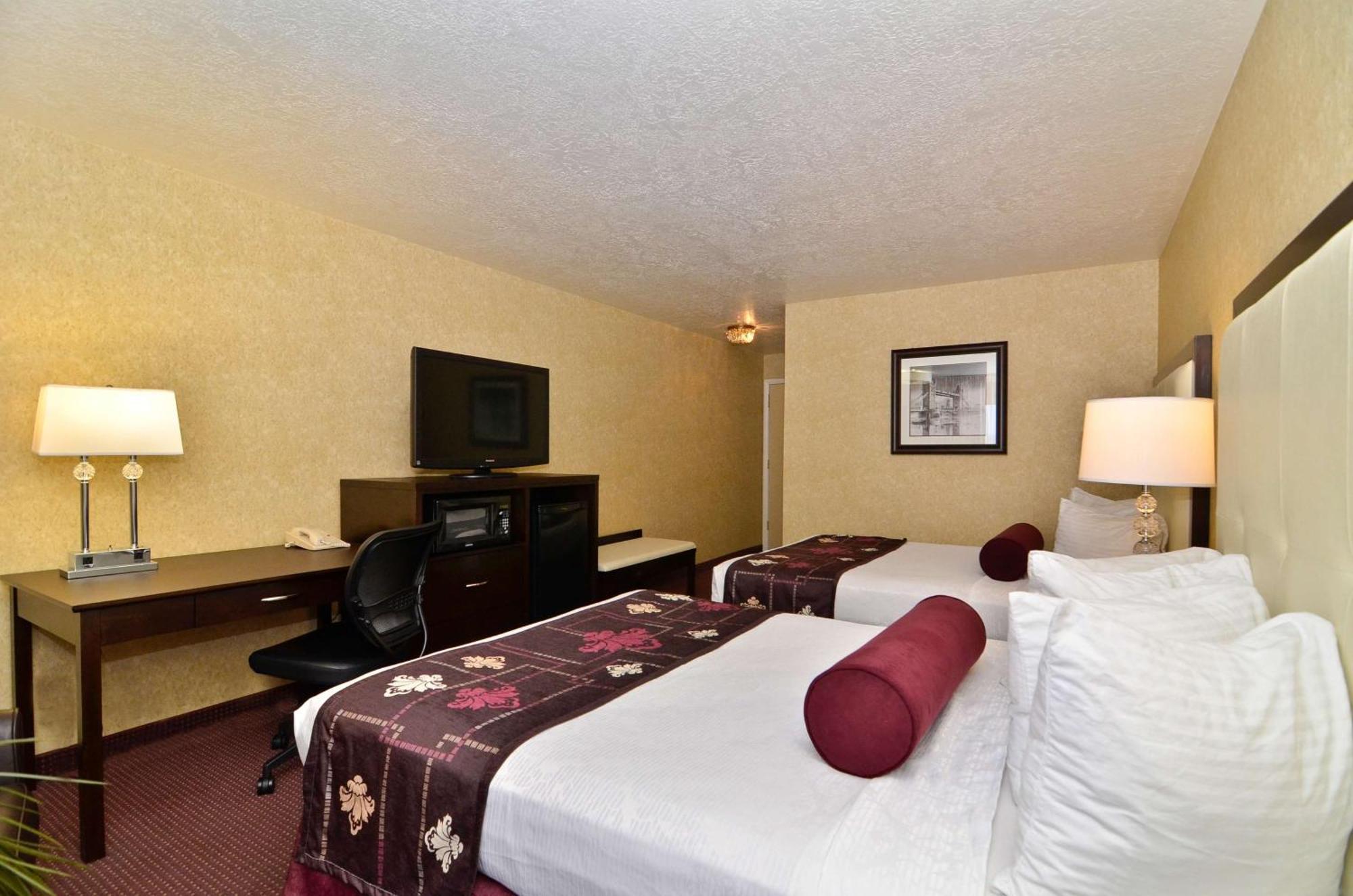 Queen Room Two Queen Beds Balcony Non-Smoking