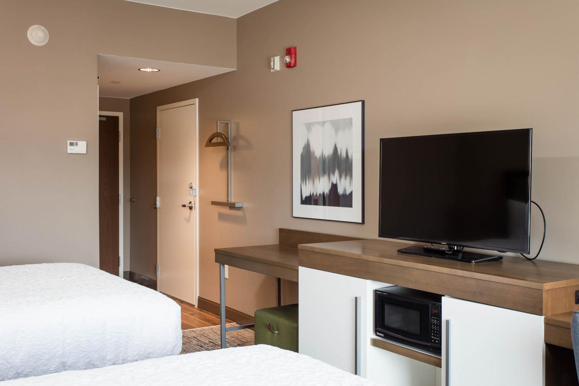 Queen Room Two Queen Beds