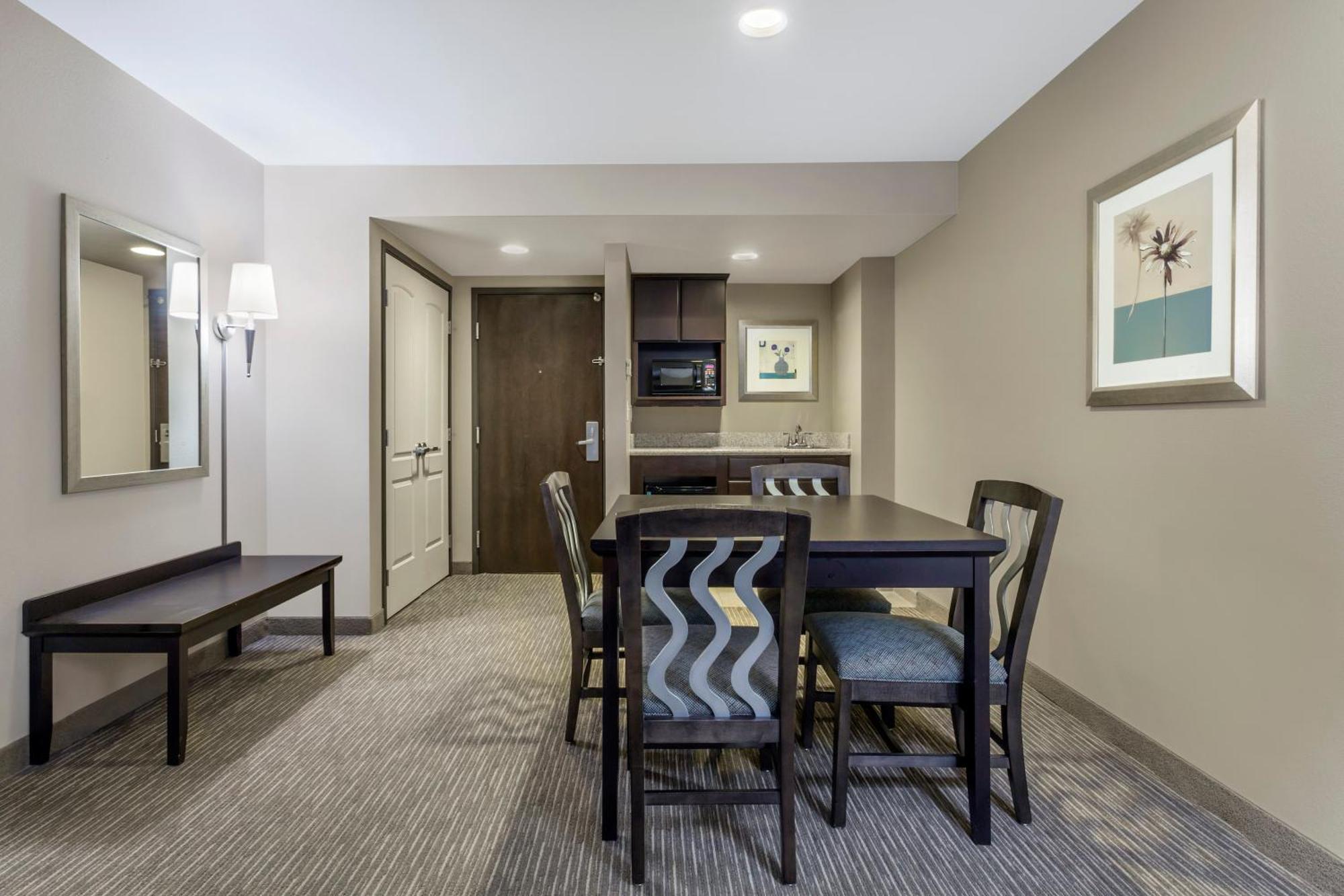 Junior King Suite - Non-Smoking