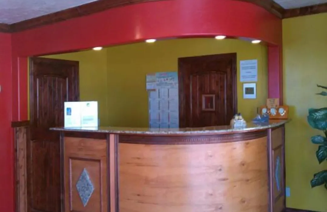 Economy Inn & Suites-1