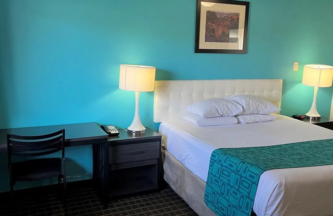Howard Johnson By Wyndham St. George Hotel & Suites-1