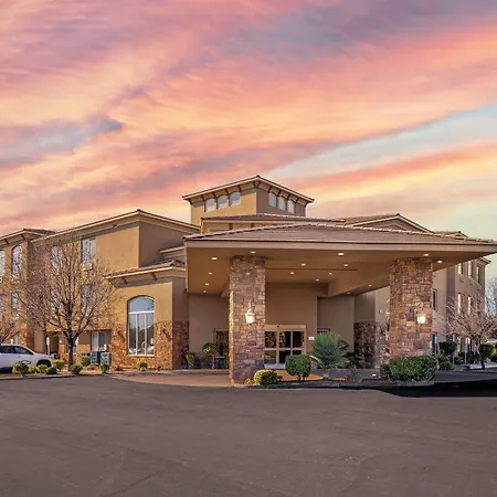 Comfort Inn At Convention Center-3