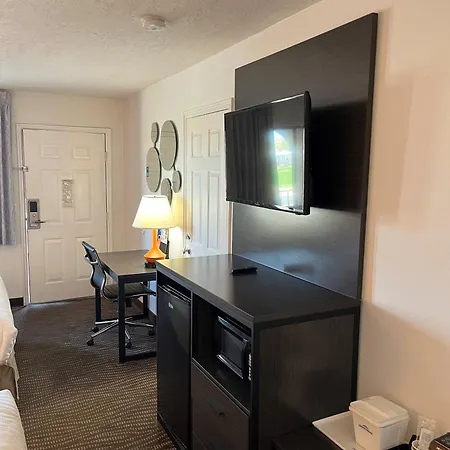 Howard Johnson By Wyndham St. George Hotel & Suites-2